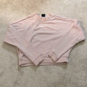 Light pink Nike cropped sweatshirt